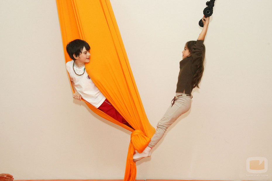 Clase de circo para Daniel y Priscilla