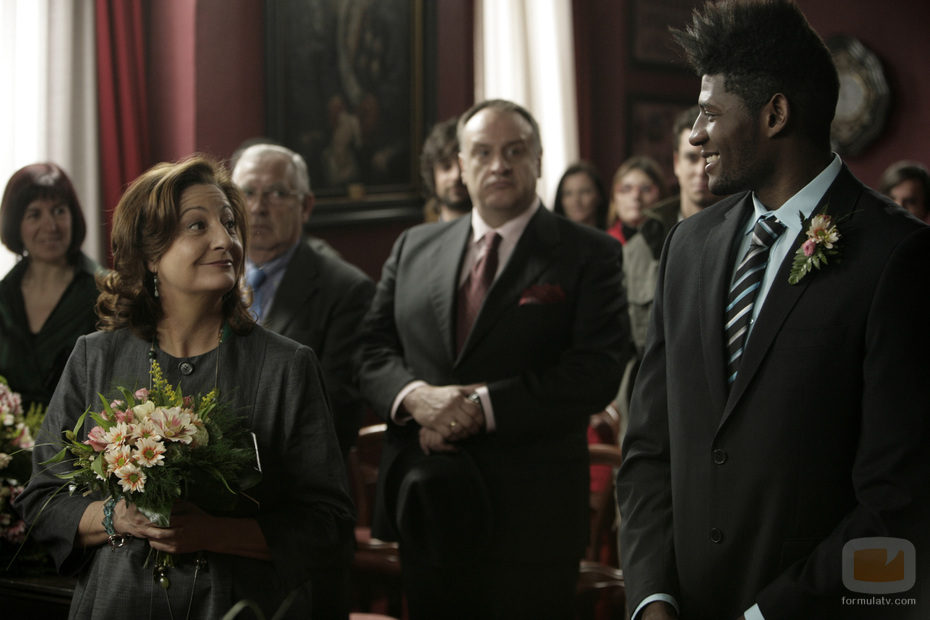 Tía Juana se casa en 'Doctor Mateo'