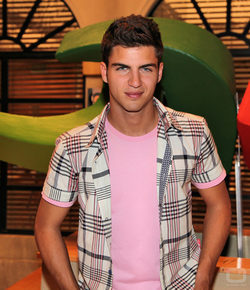 Maxi Iglesias, Cabano