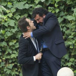 Satán le clava un puñal a Paco