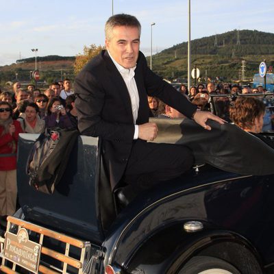 David Cantero en descapotable