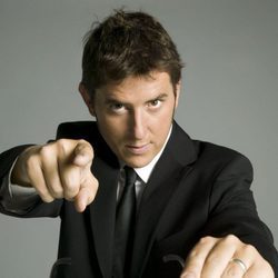 Manel Fuentes es presentador de 'Caiga quien caiga'