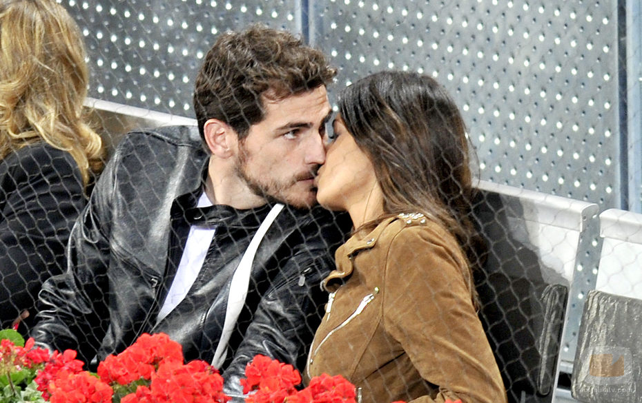 Sara Carbonero e Íker Casillas, besos en el tenis