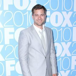 Joshua Jackson en los upfronts 2010