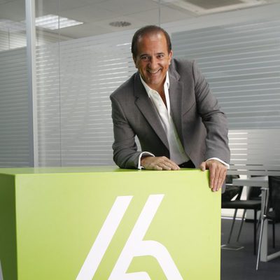 José Miguel Contreras con el logo de laSexta