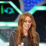 Miley Cyrus con un bote en la mano en 'El hormiguero'