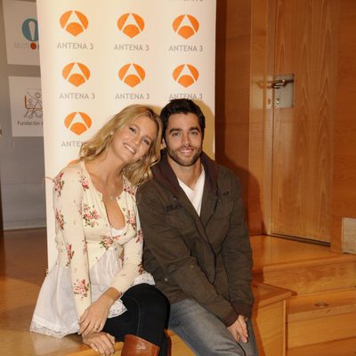 Liz Solari junto a Tomás de las Heras