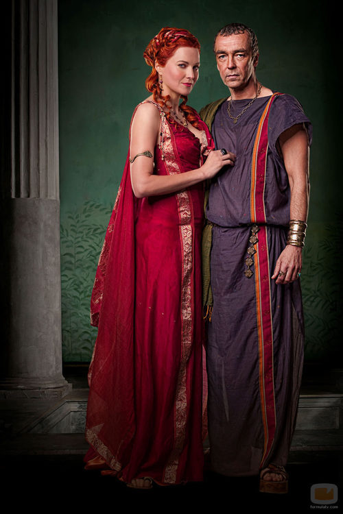 Lucy Lawless y John Hannah