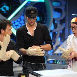 Enrique Iglesias con Flipy