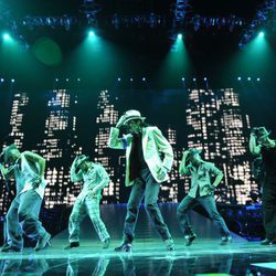 Michael Jackson y sus bailarines, en 'This is it'