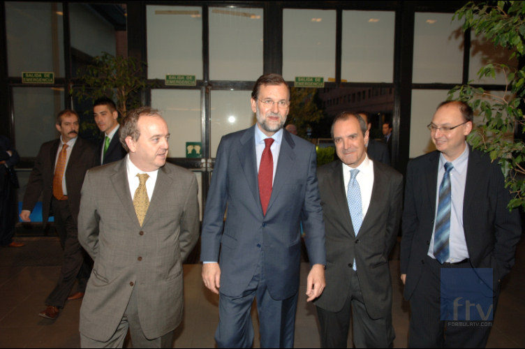 Mariano Rajoy junto a directivos de TVE