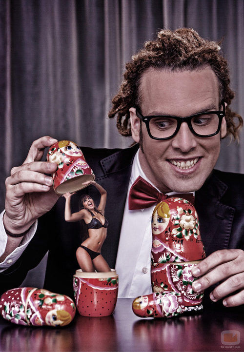 Torito atrapa a Cristina Pedroche en una muñeca rusa