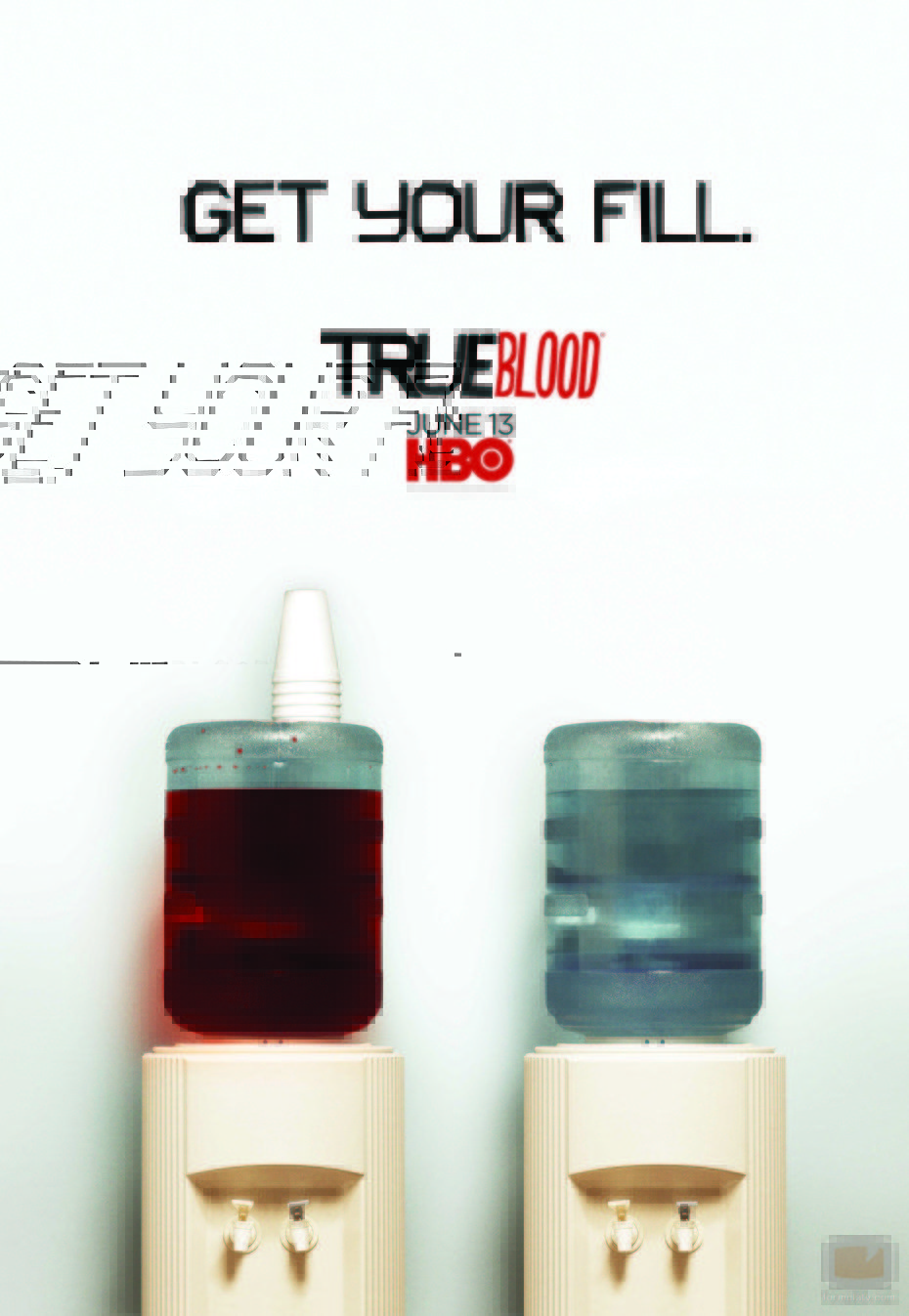 Bidones de sangre sintética y agua de 'True Blood'