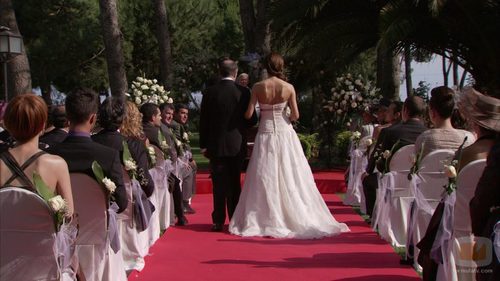 Norma, vestida de novia