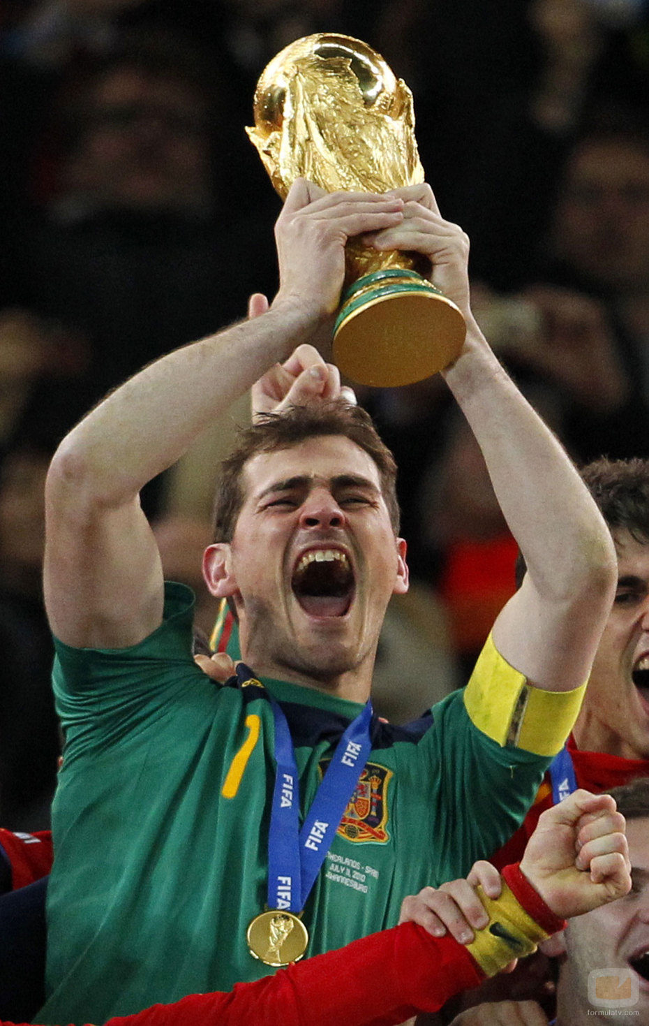 Íker Casillas levanta la Copa del Mundo