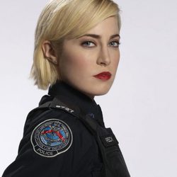 Charlotte Sullivan es Gail Peck