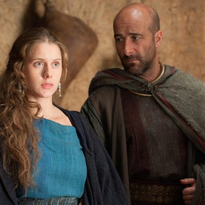 Helena (Manuela Vellés) y Teodoro (Antonio Gil)
