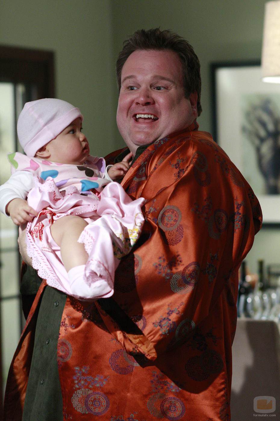 Cameron enseña a su hija