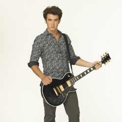 Kevin Jonas toca la guitarra