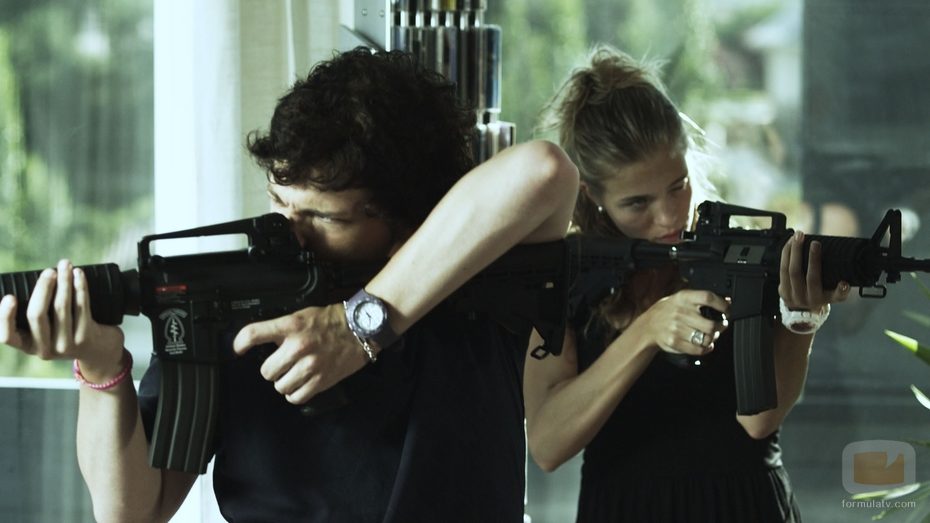 Adam Jezierski (Leo) y Patricia Montero (Ángela)