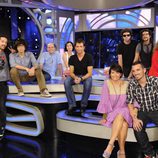 Silvia Abril y Elsa Punset con el resto del equipo de 'El hormiguero'