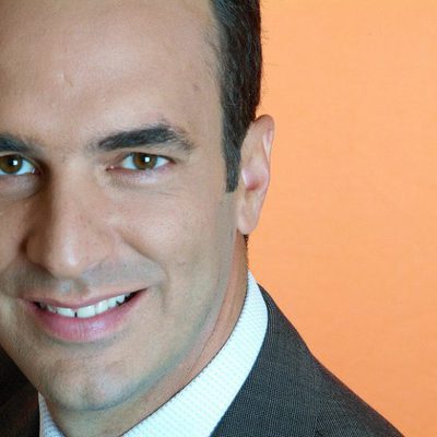 Santi Acosta, presentador de 'Confidencial SA'