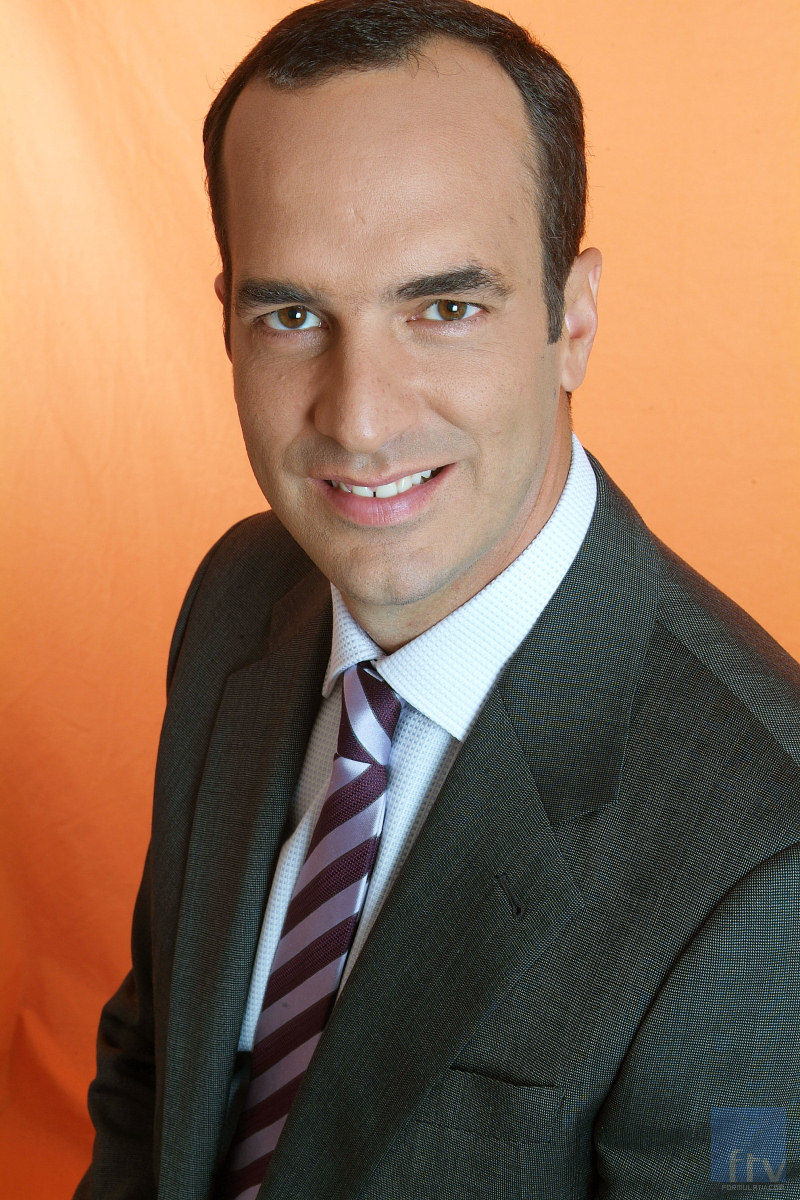 Santi Acosta presenta 'Confidencial SA'