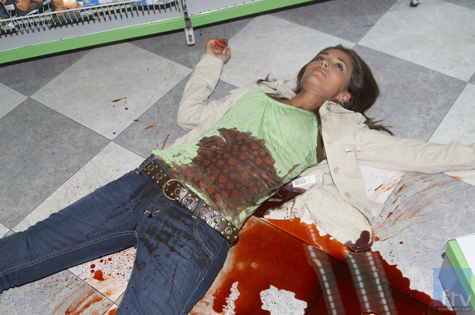 Clara (Paula Echavarría) muere en 'El comisario'