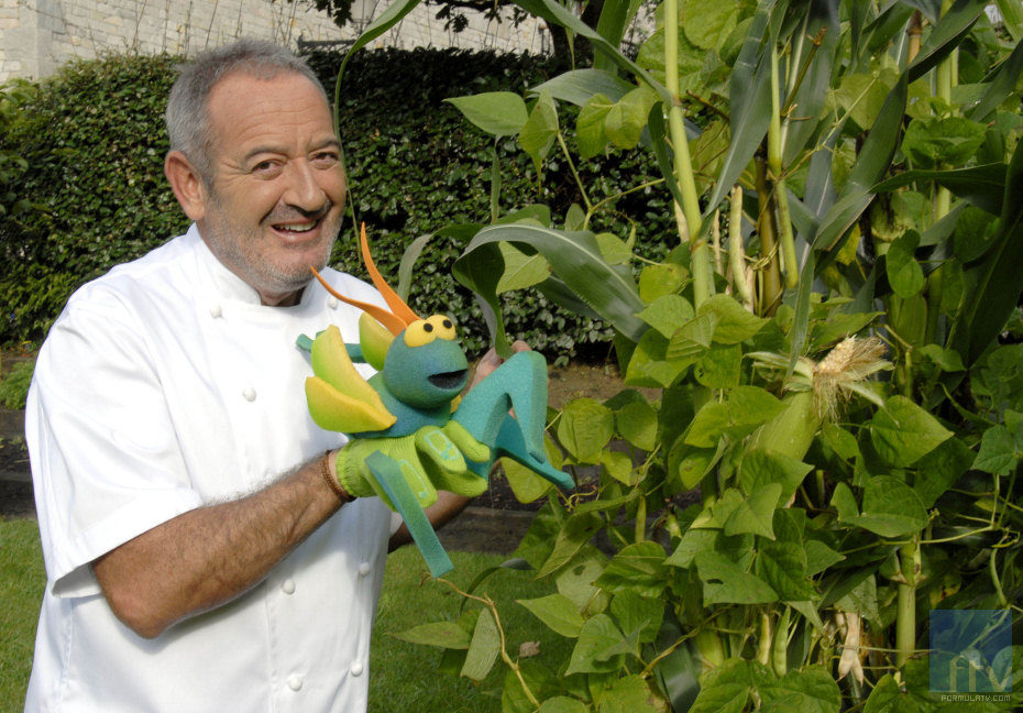 Karlos Arguiñano junto a una planta de perejil