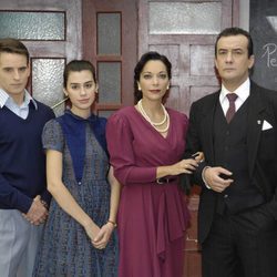 Familia Salvatierra en la sexta temporada de 'Amar en tiempos revueltos'