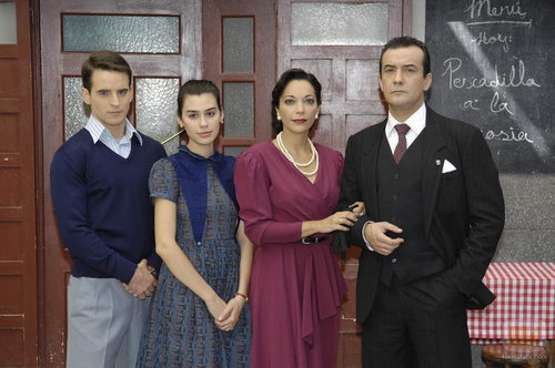Familia Salvatierra en la sexta temporada de 'Amar en tiempos revueltos'