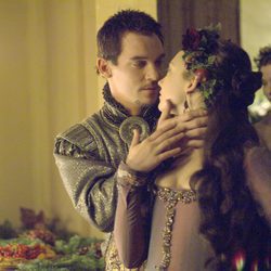 Beso entre Enrique VIII y Ana Bolena
