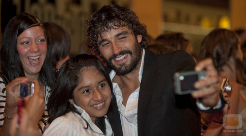 Álex García con una fans