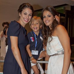 Blanca Suárez y Marta Torné con un pequeño fan