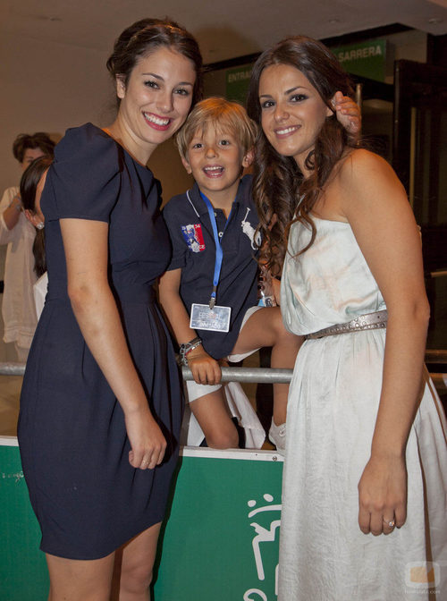 Blanca Suárez y Marta Torné con un pequeño fan