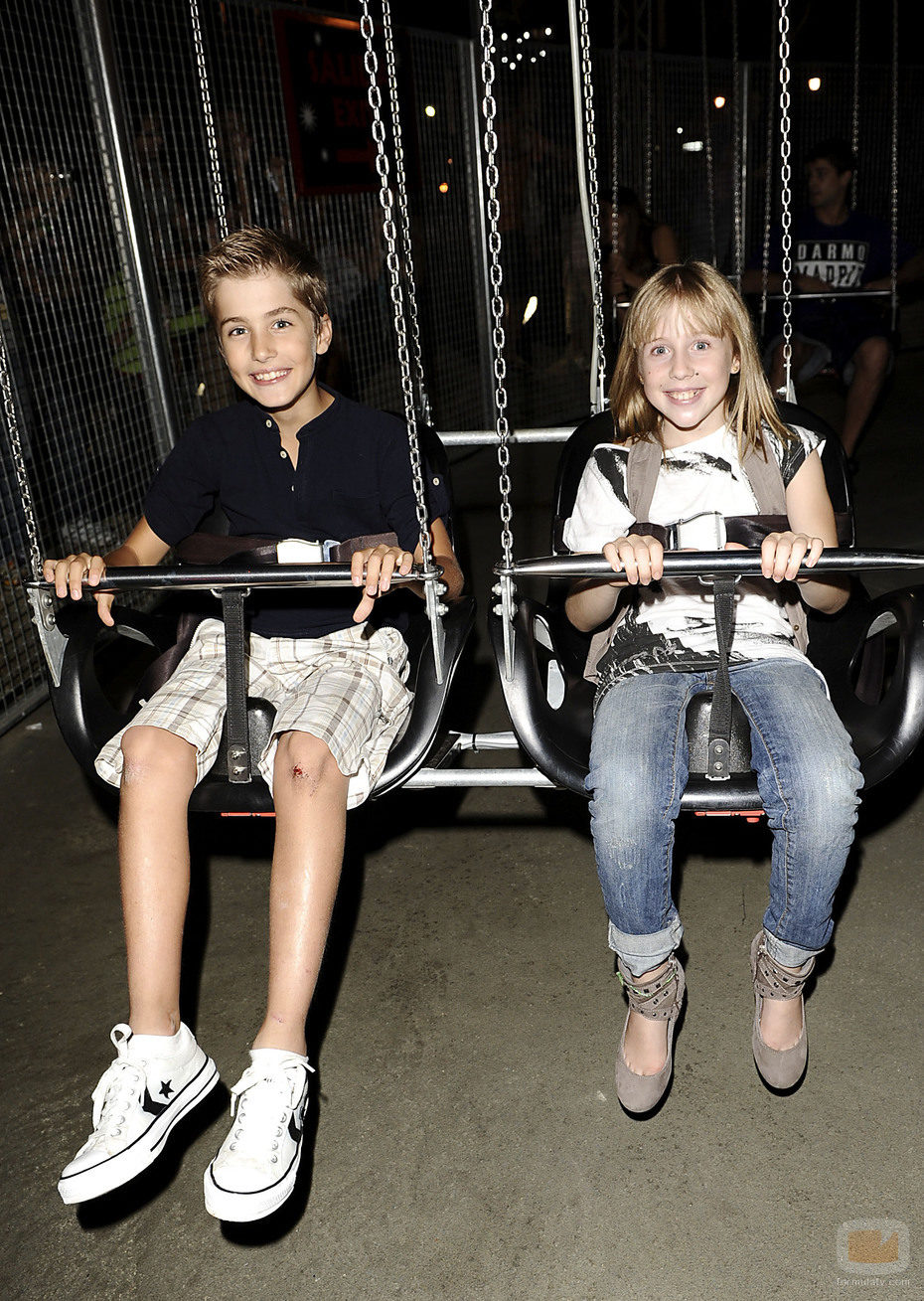 Javier Cidoncha y Denisse Peña en el Parque de Atracciones