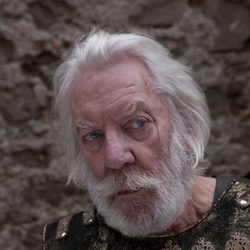 Donald Sutherland es Bartholomew