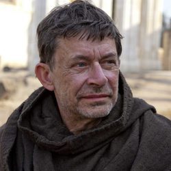 John Pielmeier como Cuthbert