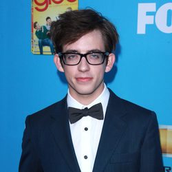 Kevin McHale en la première de 'Glee'