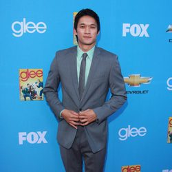 Harry Shum Jr. en el preestreno de 'Glee'