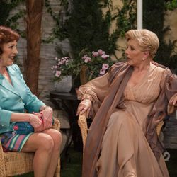 Rosa dialoga con Blanca