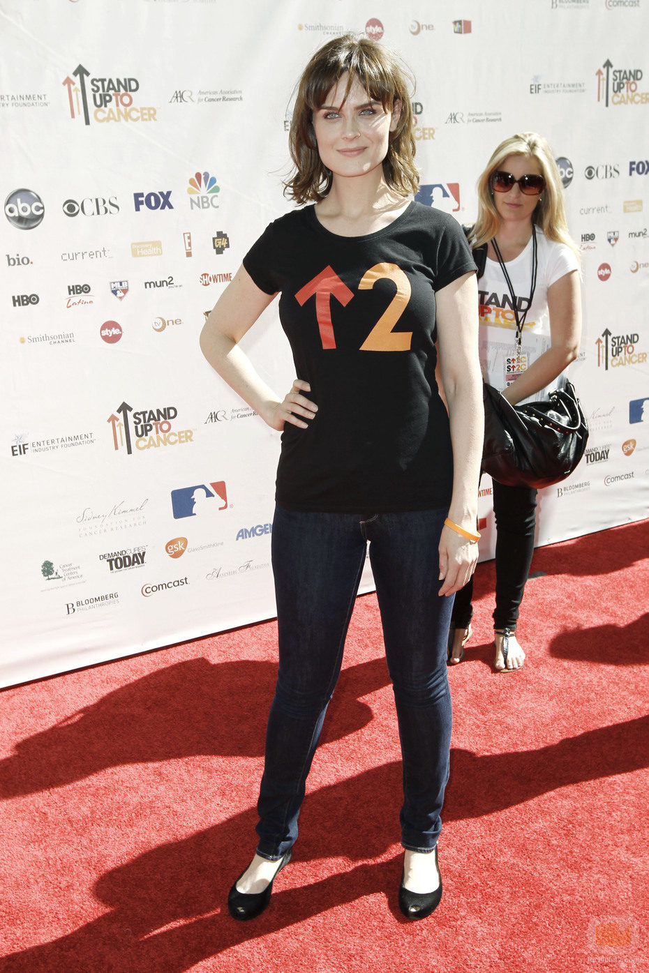 Emily Deschanel en 'Stand Up to Cancer'