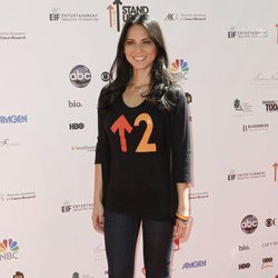 Olivia Munn en 'Stand Up to Cancer'