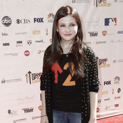 Abigail Breslin en 'Stand Up to Cancer'