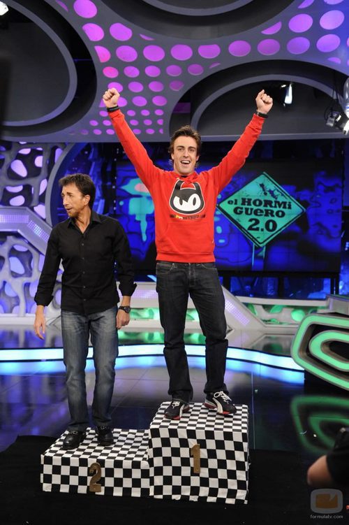 Fernando Alonso y Pablo Motos en el podio