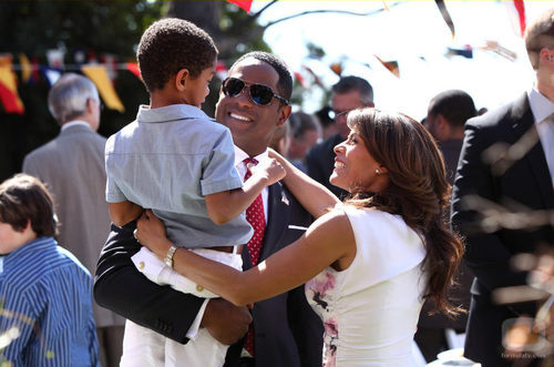 El presidente Martinez con su esposa e hijo