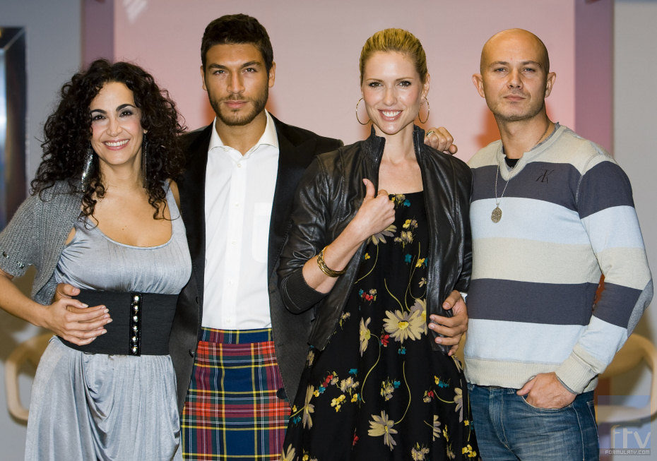 Cristina Rodríguez, Valerio Pino, Judit Mascó y Emmanuel Rouzic, equipo de Supermodelo 2007