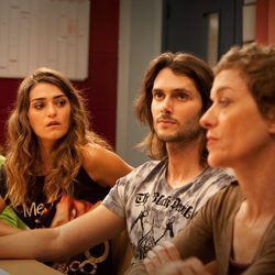 Verónica, Jorge y Clara en la sala de profesores