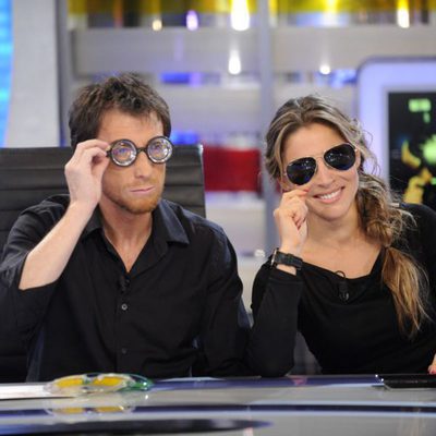 Elsa Pataky se prueba gafas en 'El hormiguero'