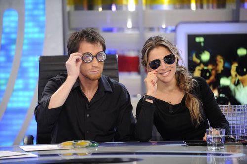 Elsa Pataky se prueba gafas en 'El hormiguero'